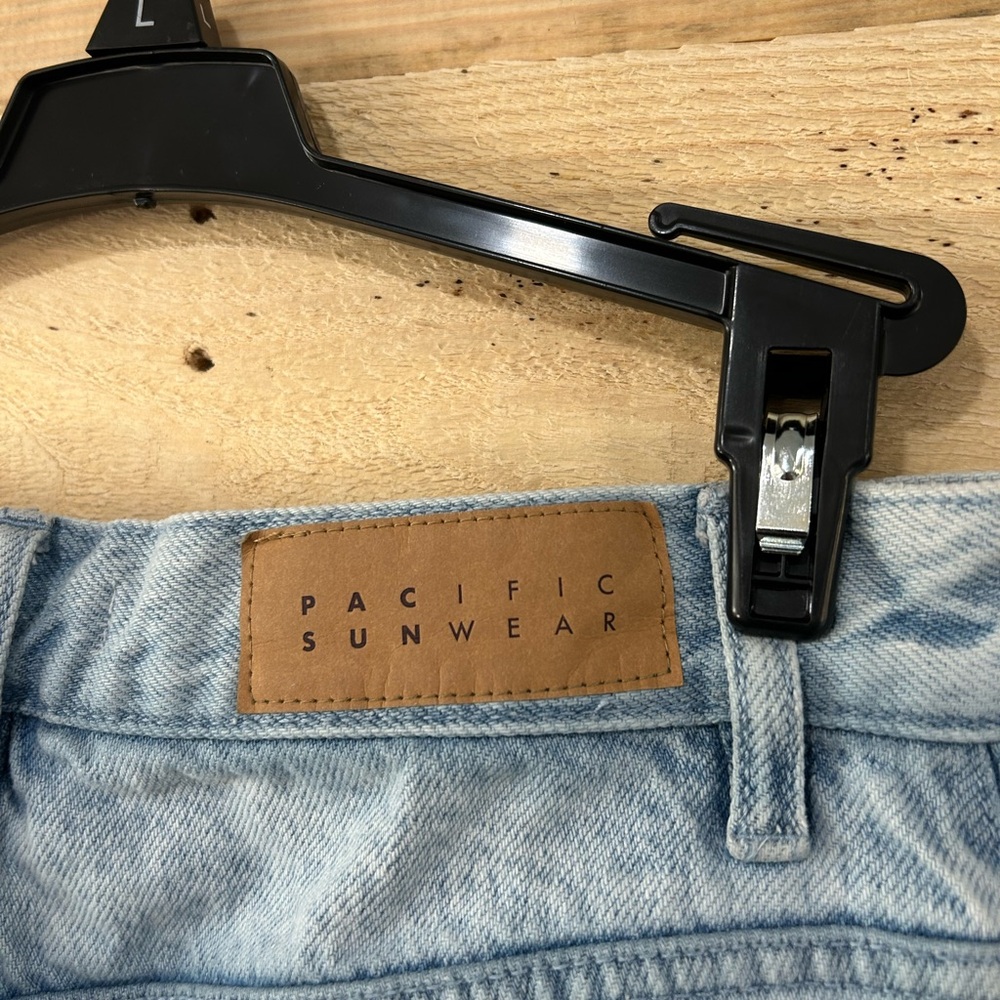 PacSun Dad Jeans Booty Rip Size 26 - Picture 3 of 8